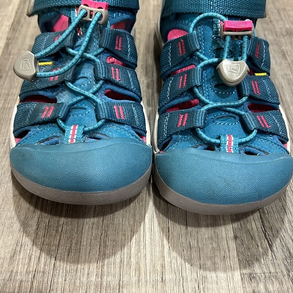 Keen Newports size 2 - Picture 4 of 10